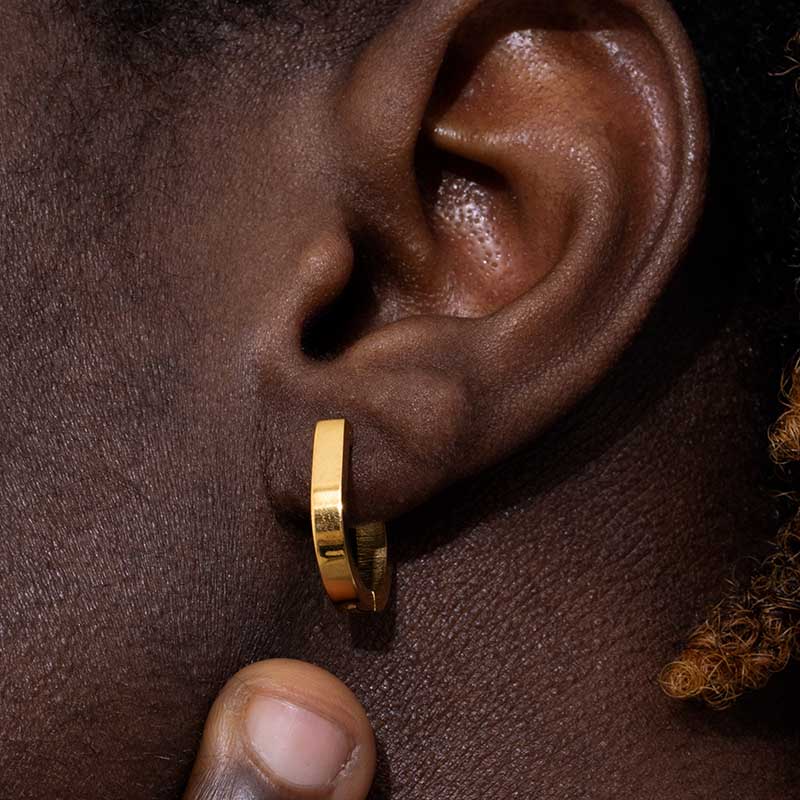Oval Hoop Earrings in Gold