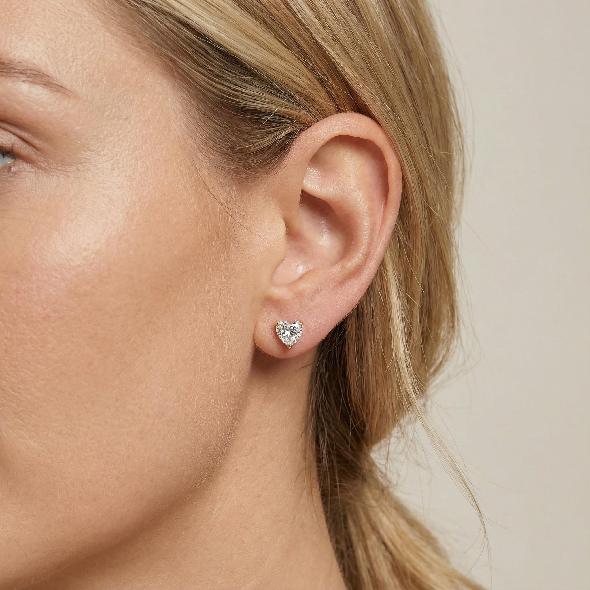 3-Prong Heart-shape Earrings