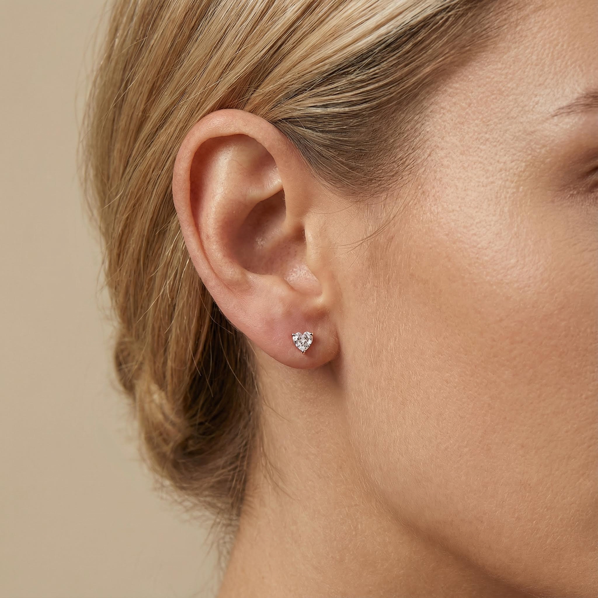 3-Prong Heart-shape Earrings