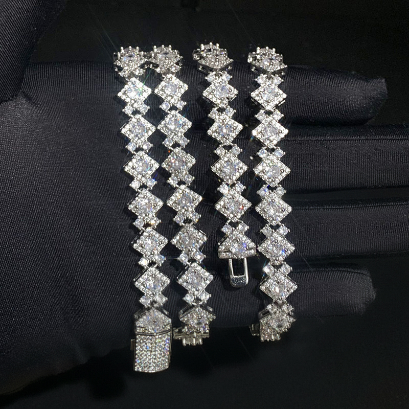 10mm Cloister Link Chain in White Gold 10mm Cloister Link Chain in White Gold