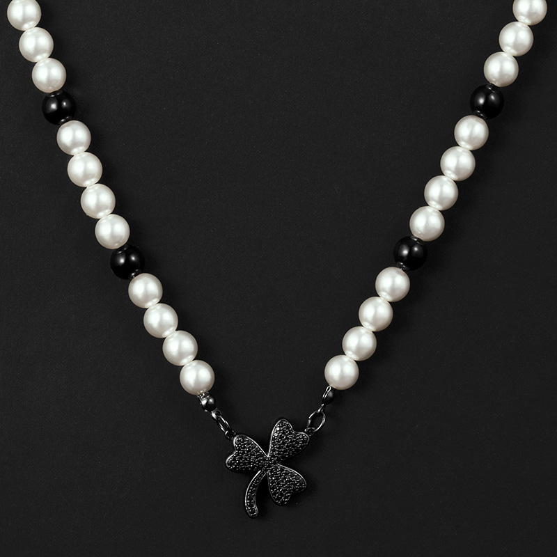Iced Black Stones Three-leaf Pearl Necklace