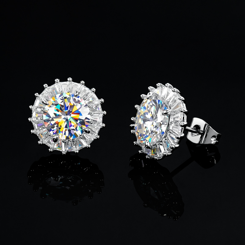 Brilliant Round Shaped Halo Stud Earring Brilliant Round Shaped Halo Stud Earring