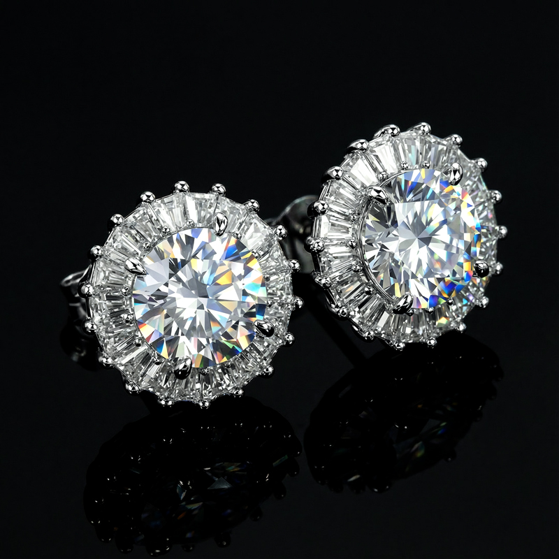 Brilliant Round Shaped Halo Stud Earring Brilliant Round Shaped Halo Stud Earring