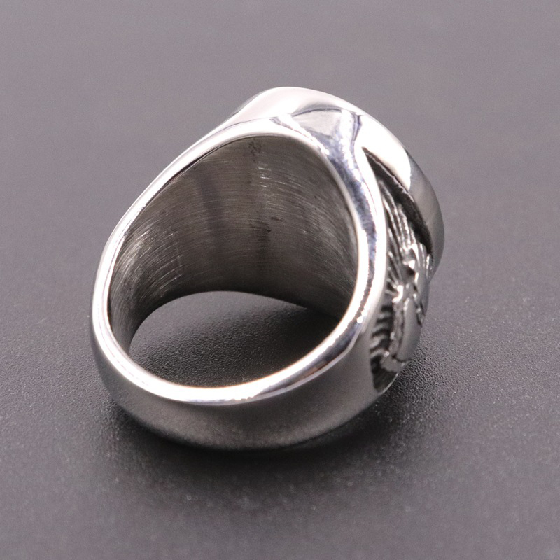 Vintage Praying Hand Titanium Steel Ring