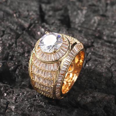  Baguette and Round Diamond Ring in Gold