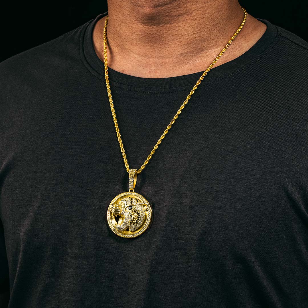 The Roaring Leopard Round Pendant in Gold