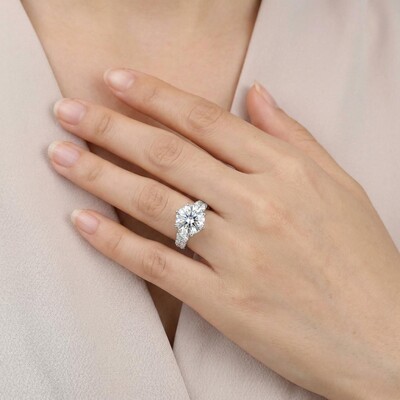 Luxury 9 Ct Round Cut S925 Sterling Silver Engagement Ring