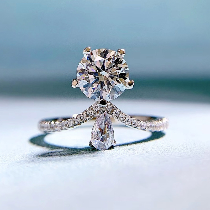  1 Ct Four-claw Round Cut & Pear Cut Crown Engagement Ring