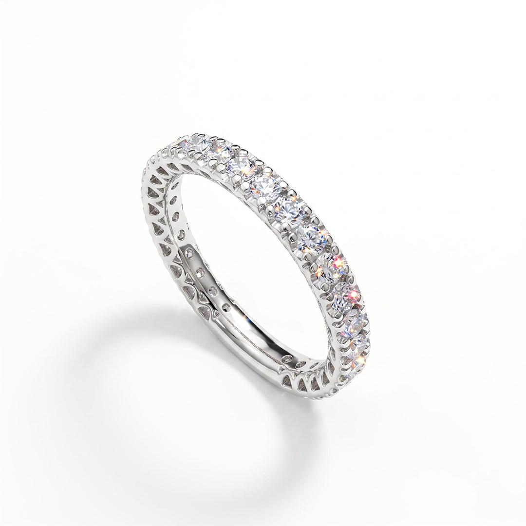 Round Cut Hollow Heart Wedding Band