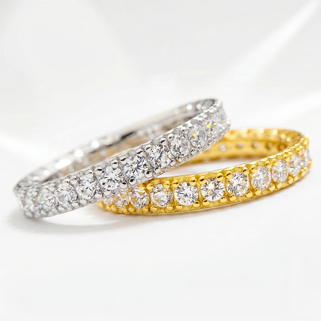 Round Cut Hollow Heart Wedding Band
