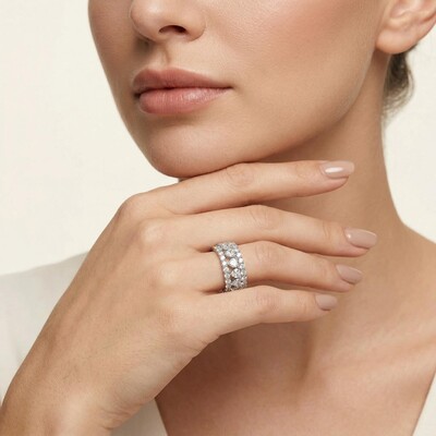 Heart Cut & Round Cut Engagement Ring