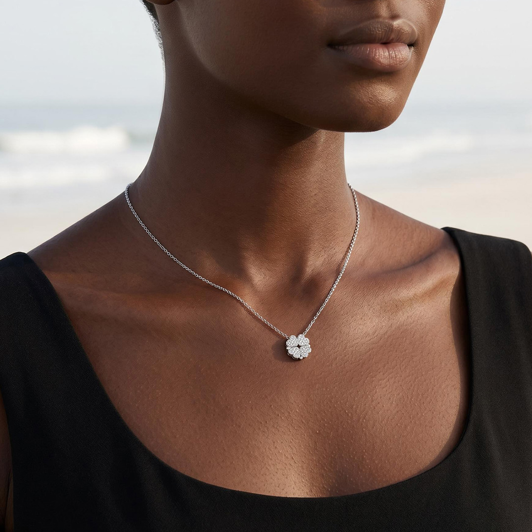 Micro Pave Magnetic Four-Heart Clover Deformed Necklace Micro Pave Magnetic Four-Heart Clover Deformed Necklace