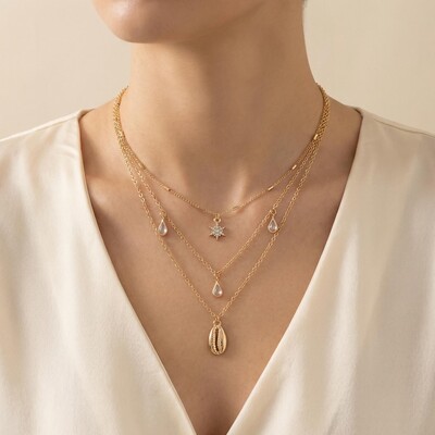  Crystal Waterdrop Star with Shell Layered Necklace