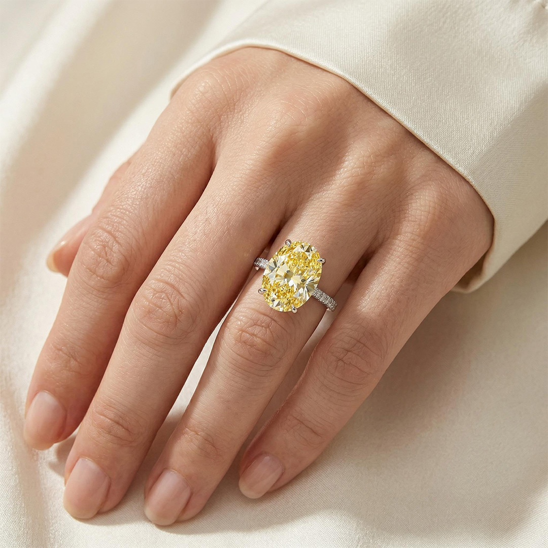  Oval Cut 4 Prong Yellow Stone Ring 