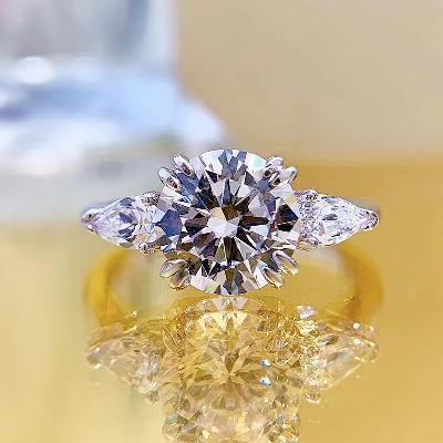 Double Prong Round Cut Ring