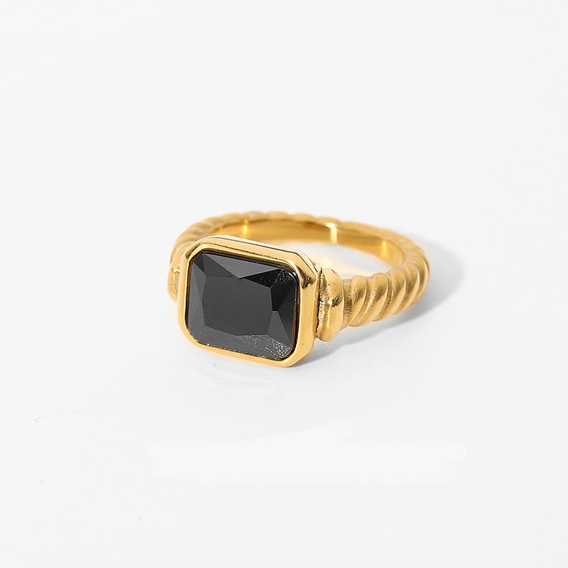  Square Crystal Twisted Ring