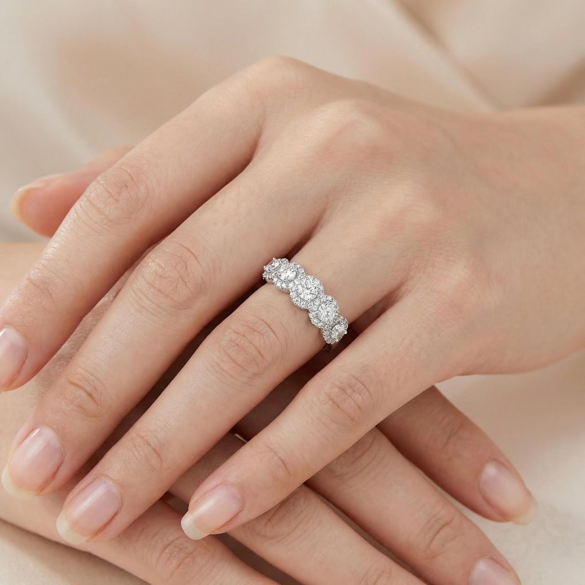 3.0 Ct Round Cut Halo Band