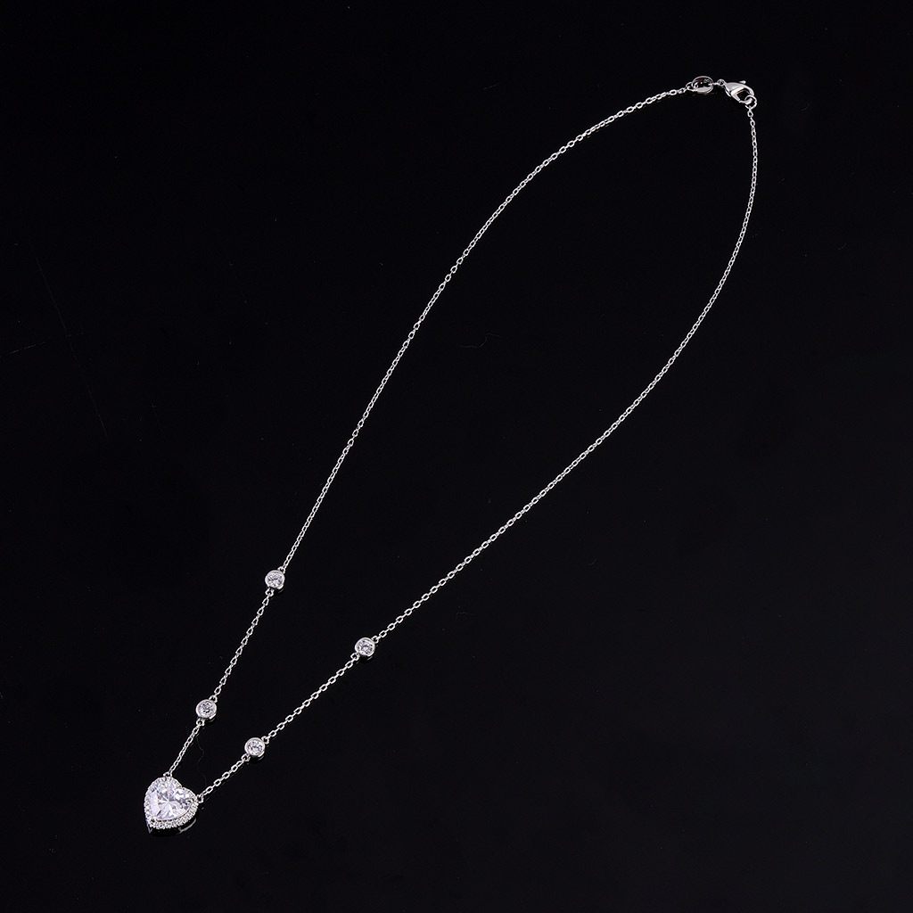 Heart-shaped Halo Necklace