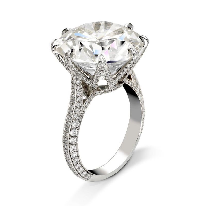 Classic 8-Claw Round Cut Engagement Ring