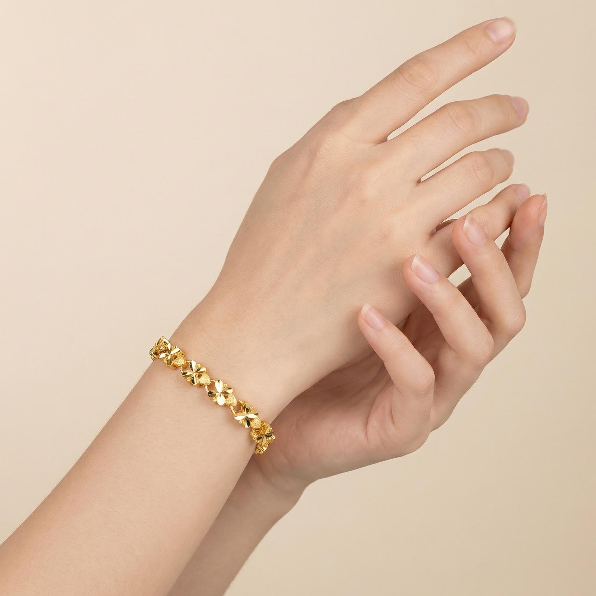 6mm Four-leaf Clover Bracelet in Gold