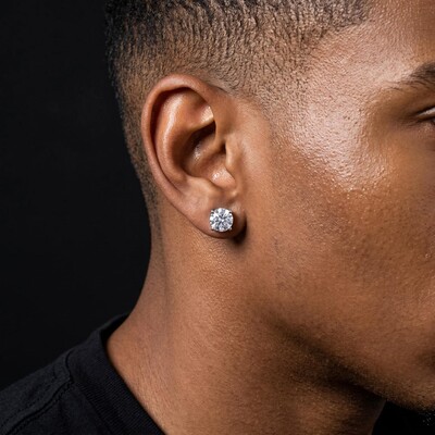 Round Cut Stud Earring