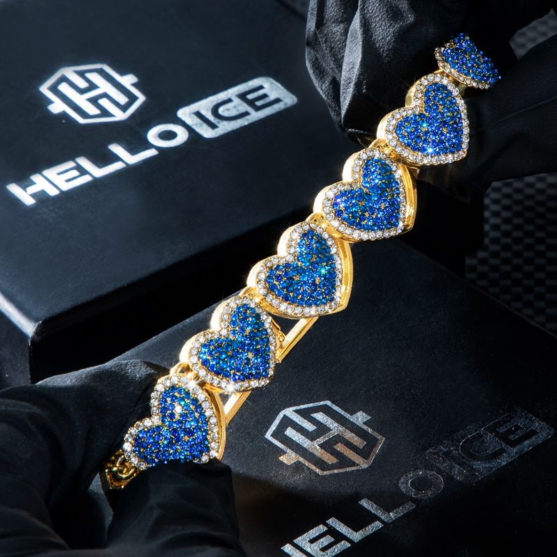 15mm 8'' Clustered Sapphire Heart Link Bracelet in Gold