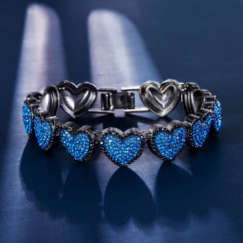 15mm 8'' Clustered Sapphire Heart Link Bracelet in Black Gold