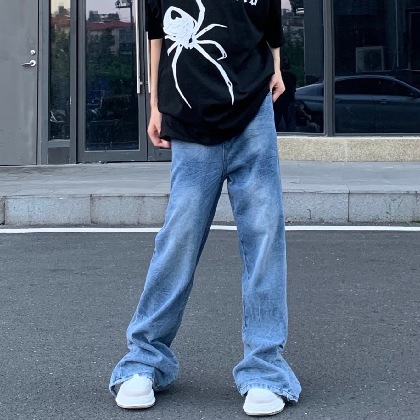 Vintage Letter Embroidered Hem Buttoned Jeans Vintage Letter Embroidered Hem Buttoned Jeans