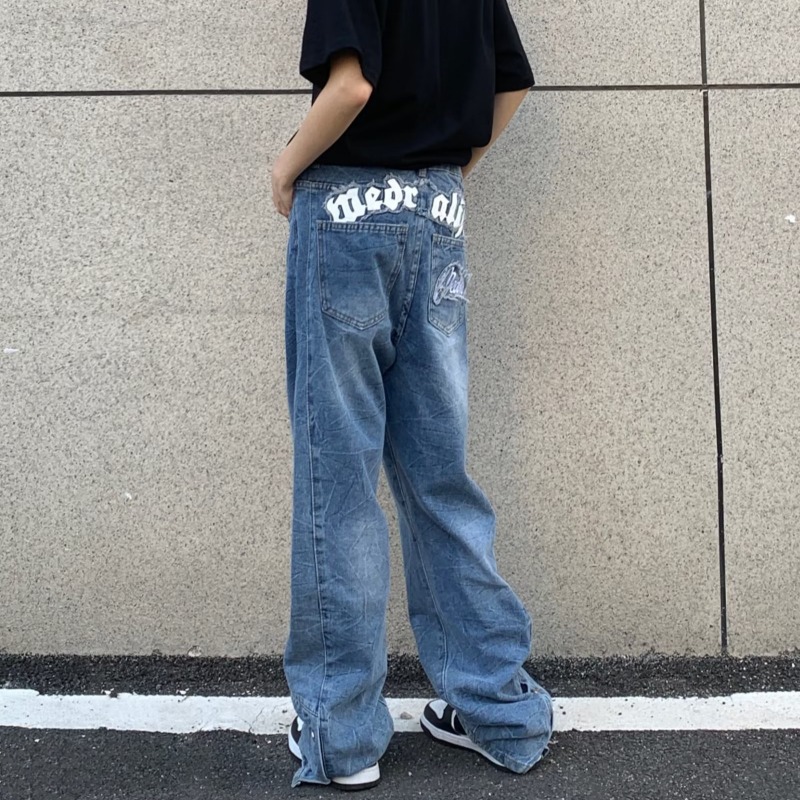 Vintage Letter Embroidered Hem Buttoned Jeans Vintage Letter Embroidered Hem Buttoned Jeans