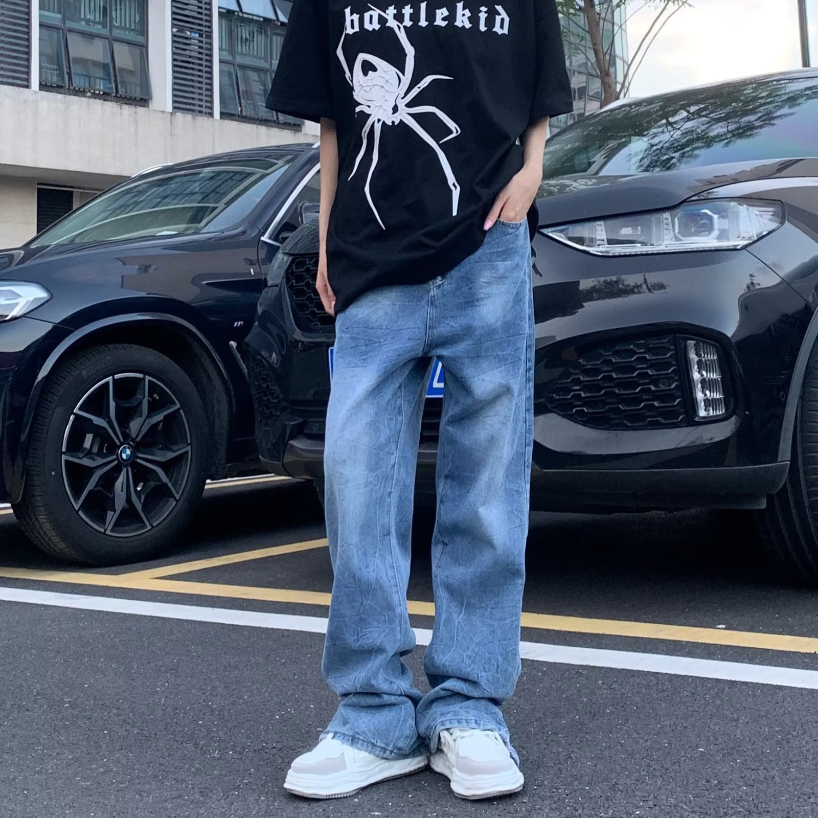 Vintage Letter Embroidered Hem Buttoned Jeans Vintage Letter Embroidered Hem Buttoned Jeans