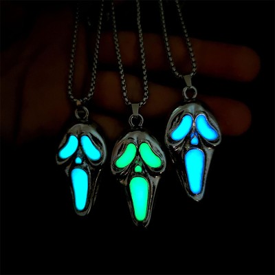 Glow In The Dark Screaming Ghost Face Pendant