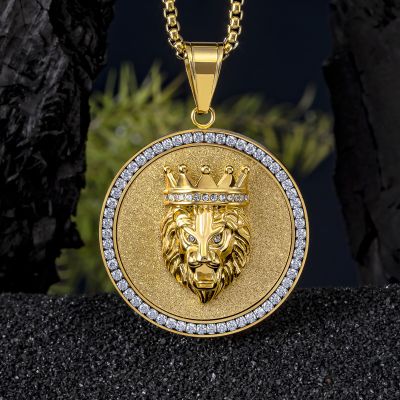 Crown Lion King Round Pendant