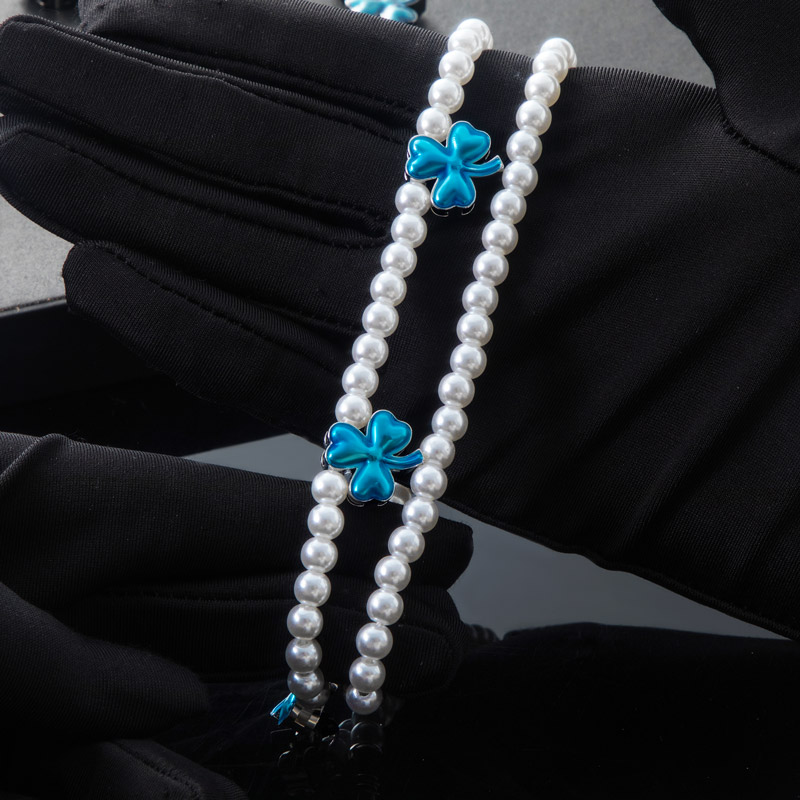  Three-Leaf Pearl Chain-White/Black