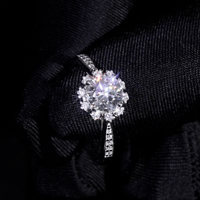 1Ct Round Cut Halo Moissanite Engagement Ring in S925 Sterling Silver