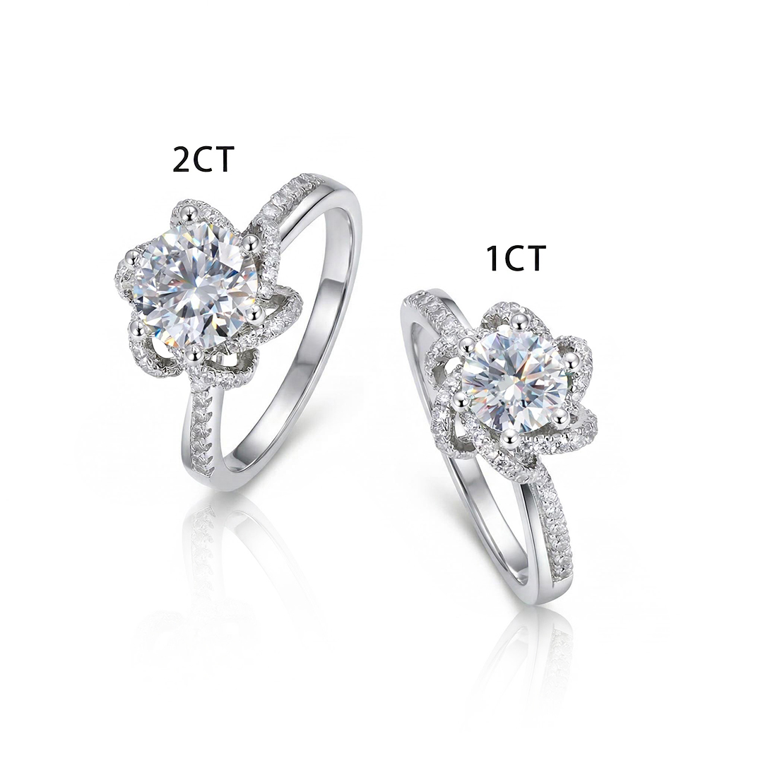 Round Cut Flower Moissanite Ring in S925 Sterling Silver