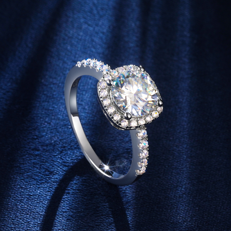 2Ct Round Cut Halo Moissanite Engagement Ring in S925 Sterling Silver