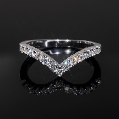 2mm V-shaped Round Cut Moissanite Cluster Enternity Ring in S925 Silver
