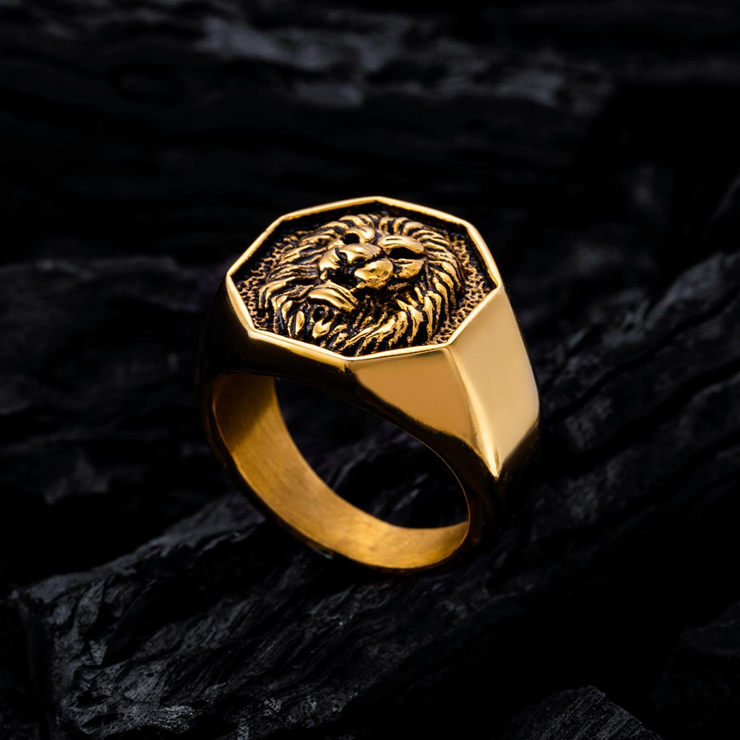 Lion Head Signet Ring in Gold
