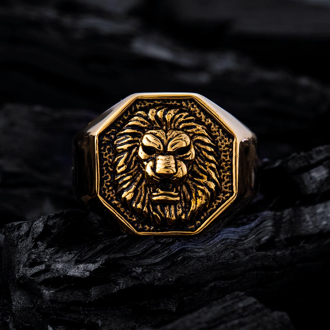 Lion Head Signet Ring in Gold