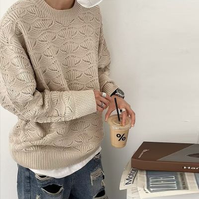 Shell-Shaped Knitted Crew Neck Sweater