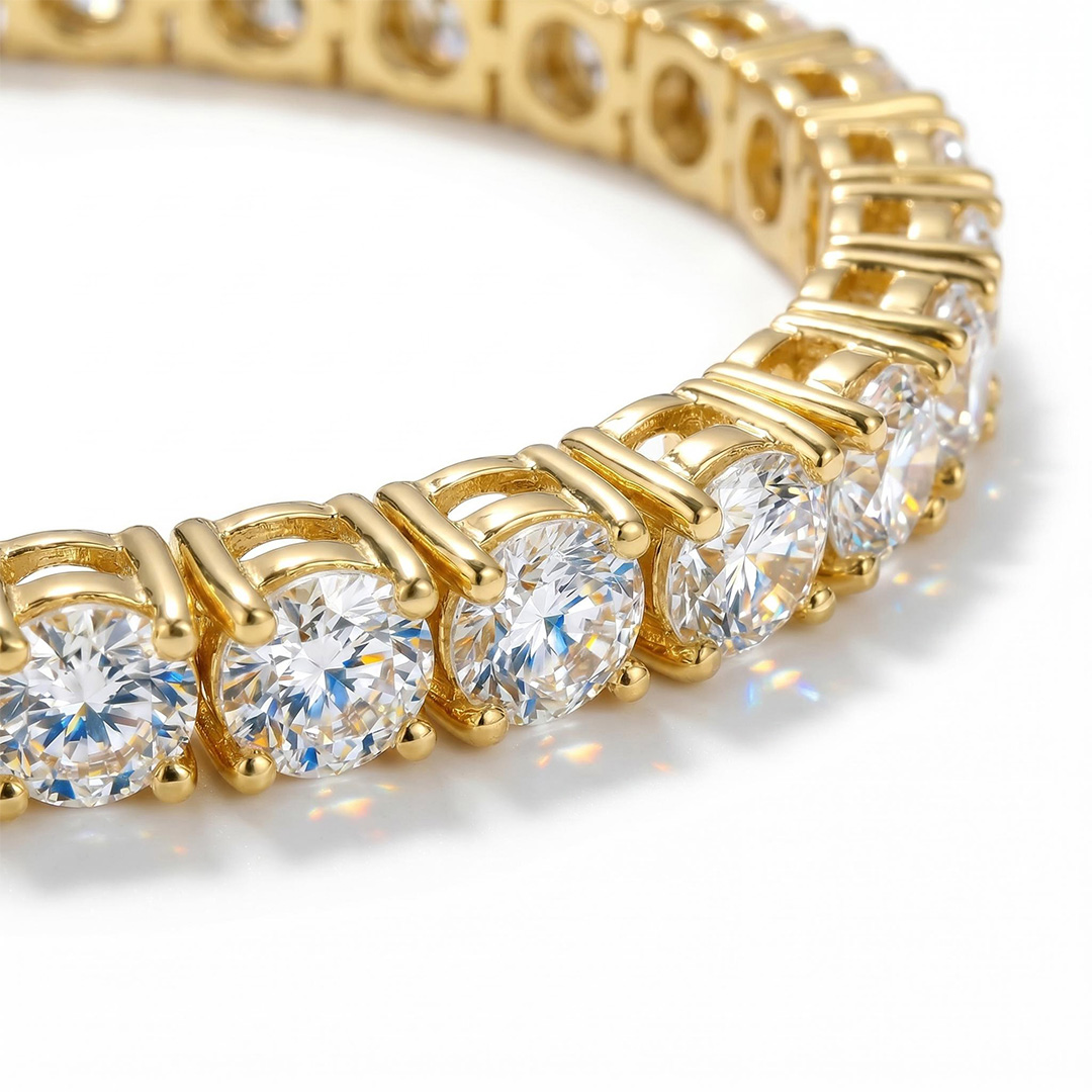 Women's 3mm Single Row Tennis Bracelet in Gold Women's 3mm Single Row Tennis Bracelet in Gold