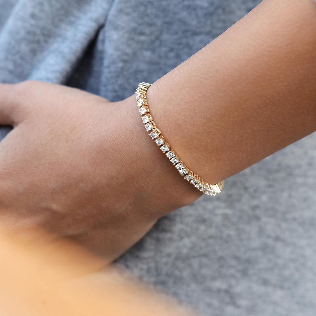 Women's 3mm Single Row Tennis Bracelet in Gold Women's 3mm Single Row Tennis Bracelet in Gold