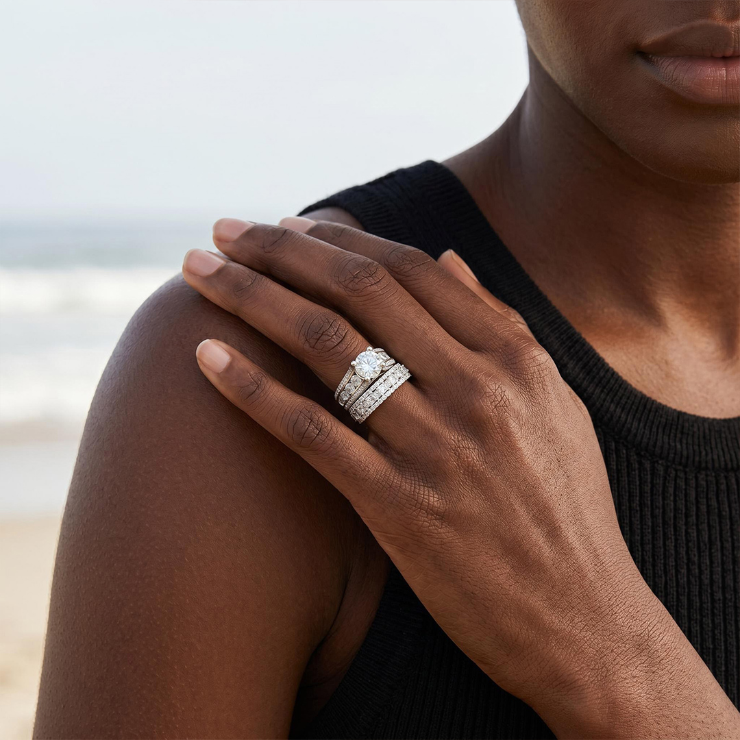 Lustrous Round Cut Engagement Halo Sterling Silver Ring Set Lustrous Round Cut Engagement Halo Sterling Silver Ring Set
