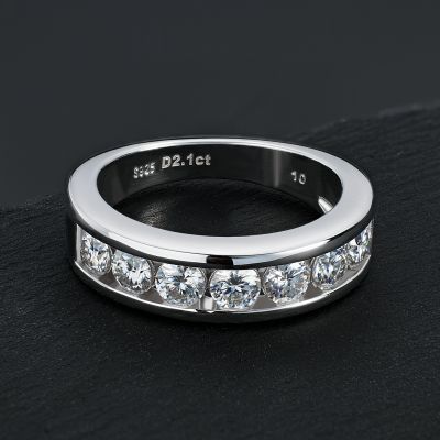 925S & VVS 2.1Ct Moissanite Ring in White Gold