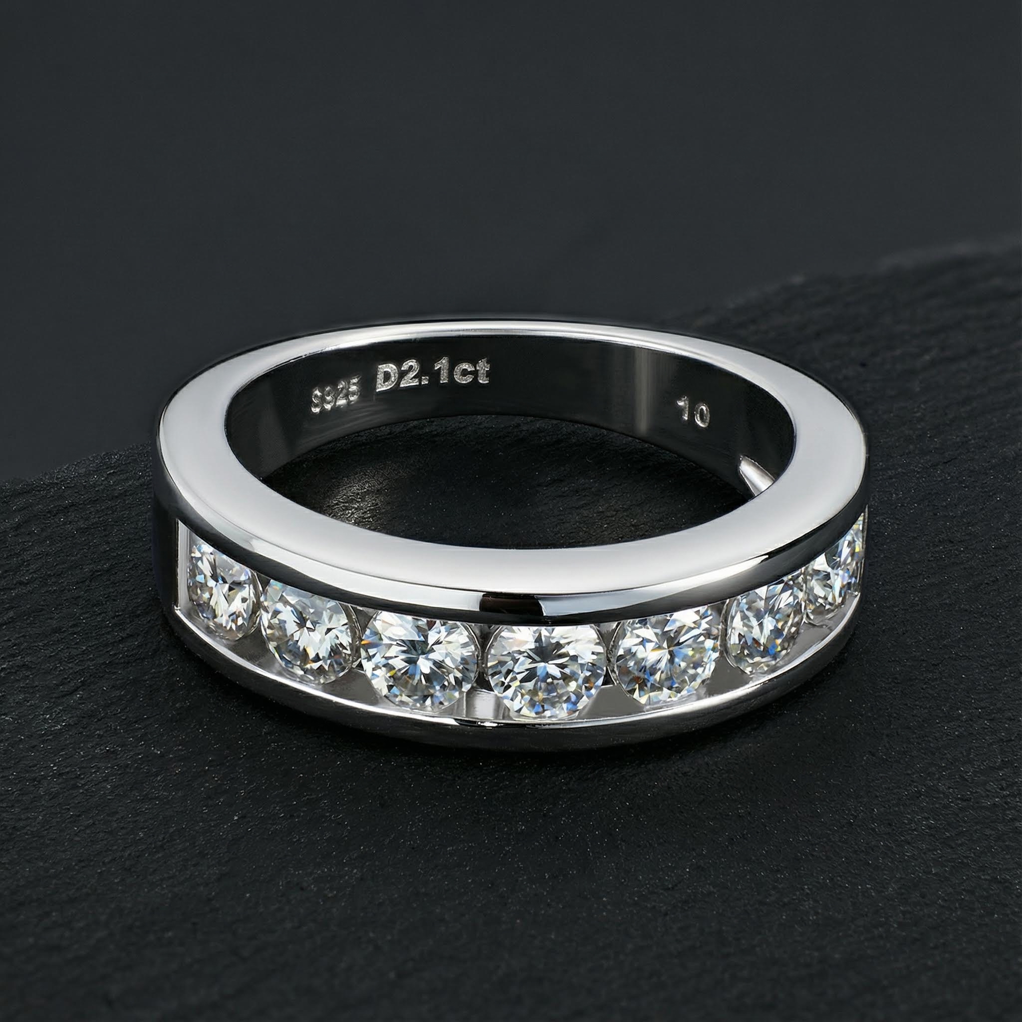 925S & VVS 2.1Ct Moissanite Ring in White Gold