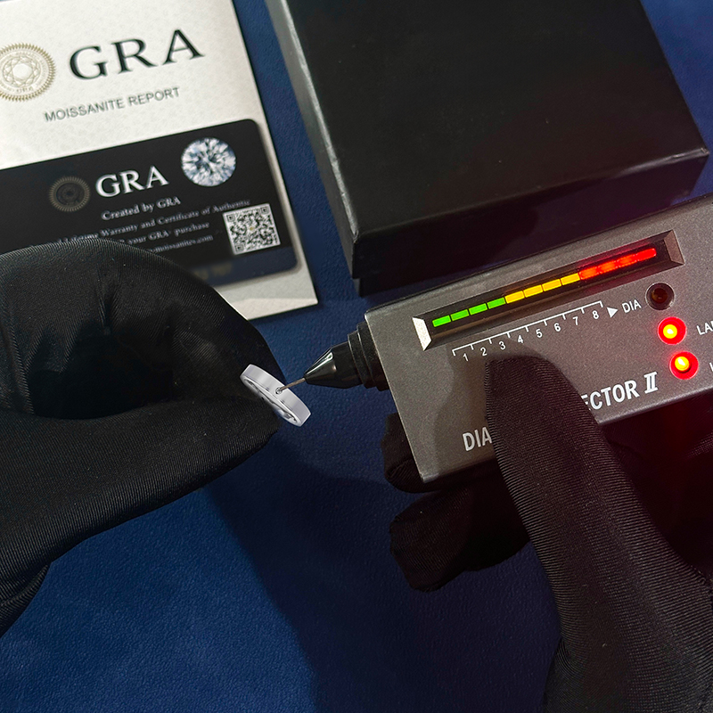 925S & VVS Moissanite 4mm Classic Statement Men's Engagement Ring 925S & VVS Moissanite 4mm Classic Statement Men's Engagement Ring