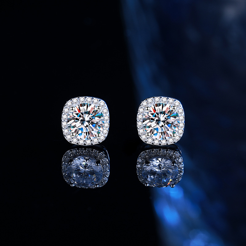 925S & VVS Moissanite Magnetic Non-Piercing Halo Earrings