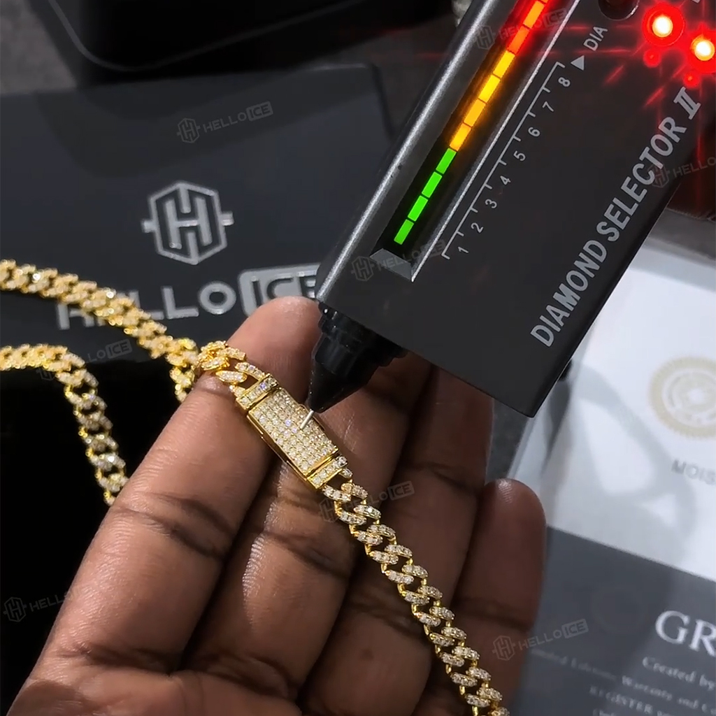 925S & VVS Moissanite 6mm Cuban Link Chain 925S & VVS Moissanite 6mm Cuban Link Chain