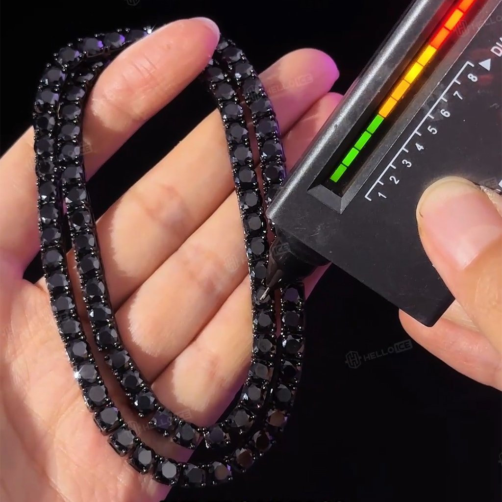 925S & VVS Black 4mm/5mm Moissanite Tennis Chain in Black Gold 925S & VVS Black 4mm/5mm Moissanite Tennis Chain in Black Gold