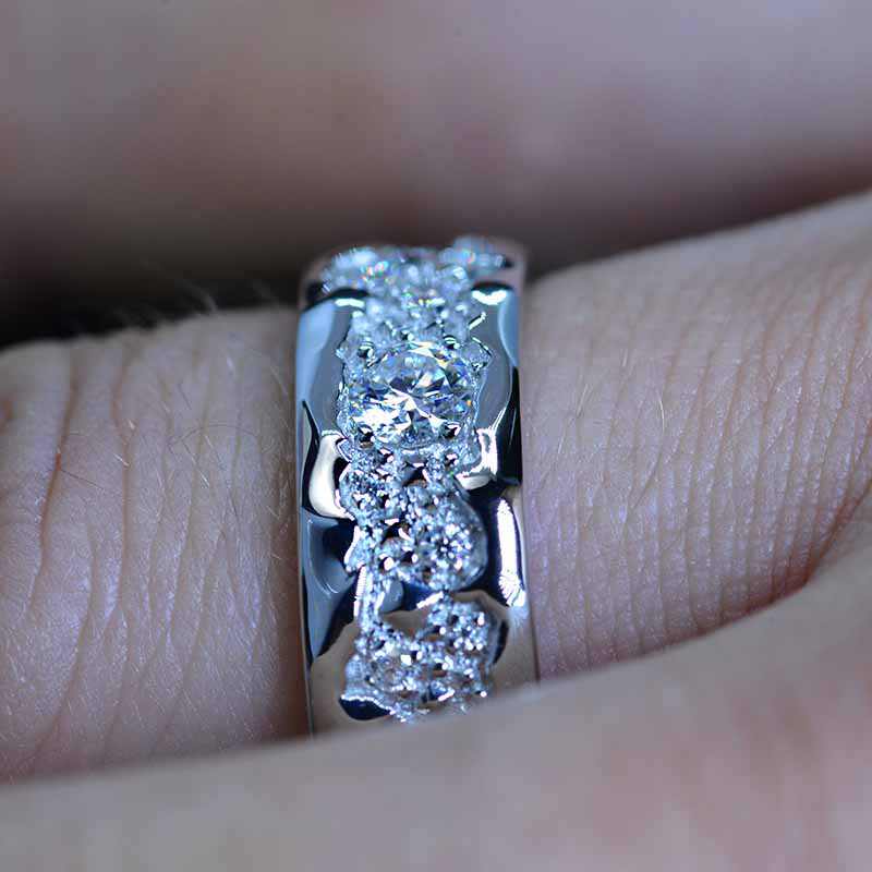 925S & VVS Moissanite Grand Canyon Band Ring